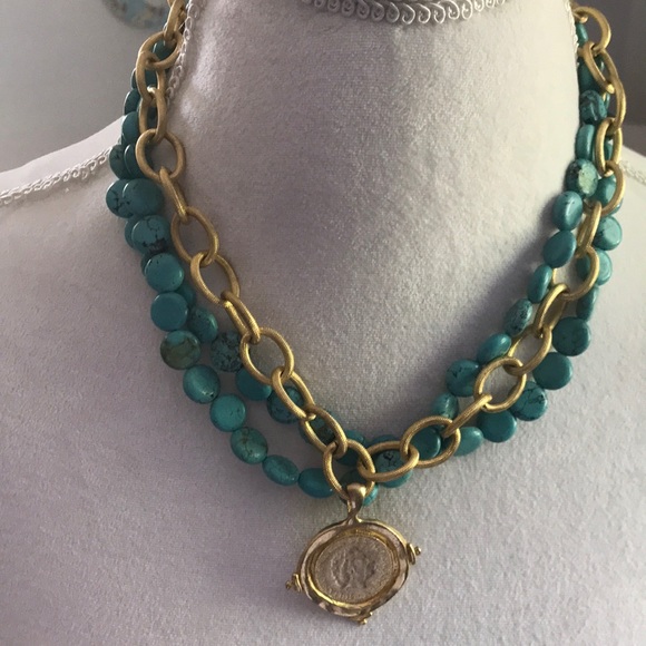Jewelry - Faux turquoise and gold tone necklace